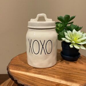 Rae Dunn XOXO Valentine's Canister 💋